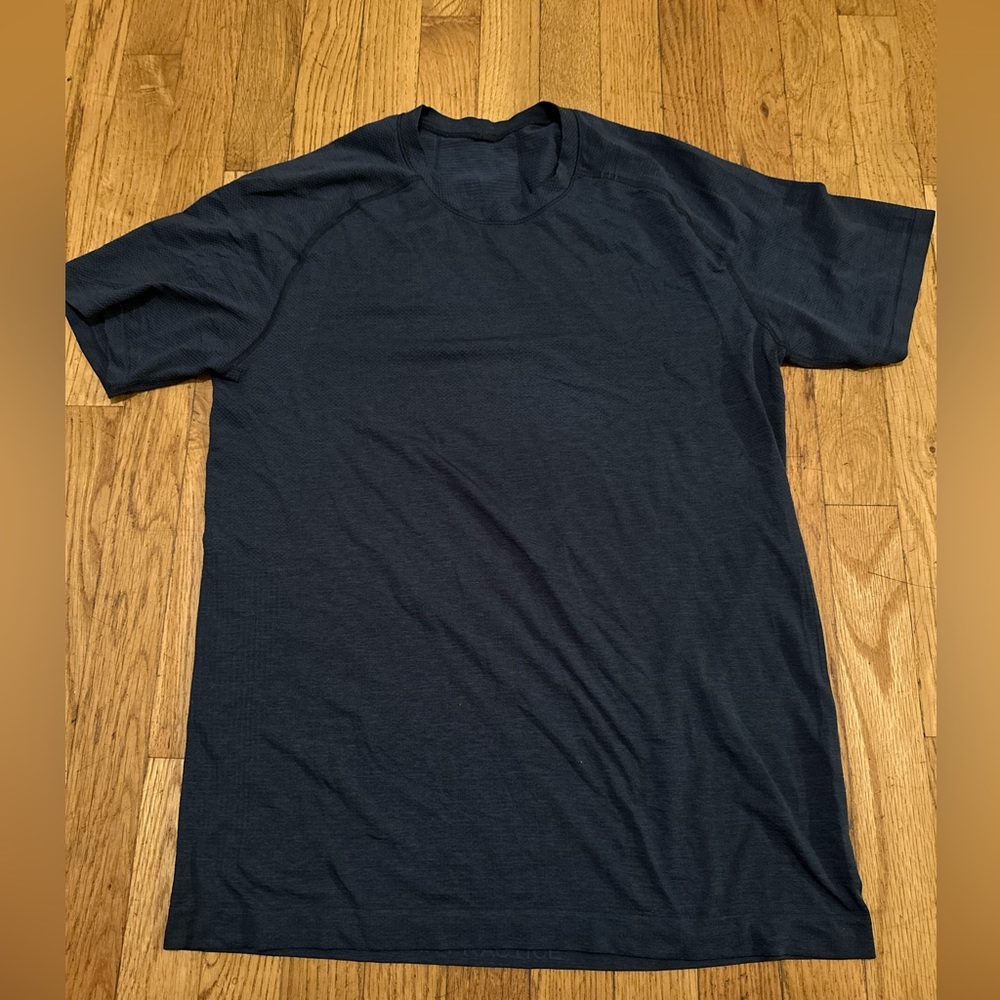 Men’s lululemon active short sleeve tee